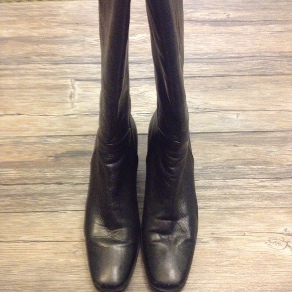 Italian-made, soft leather boots - Picture 3 of 8